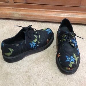 Dr Martens flower oxfords size 8